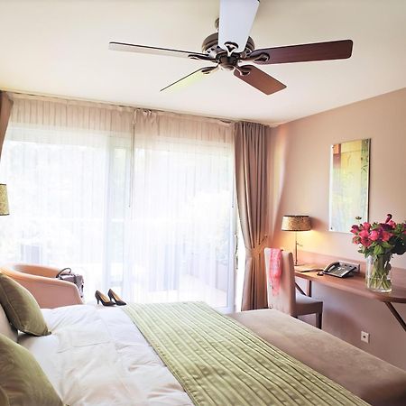 Baron Tavernier Hotel Restaurant & Spa เชเบรอส์ ภายนอก รูปภาพ