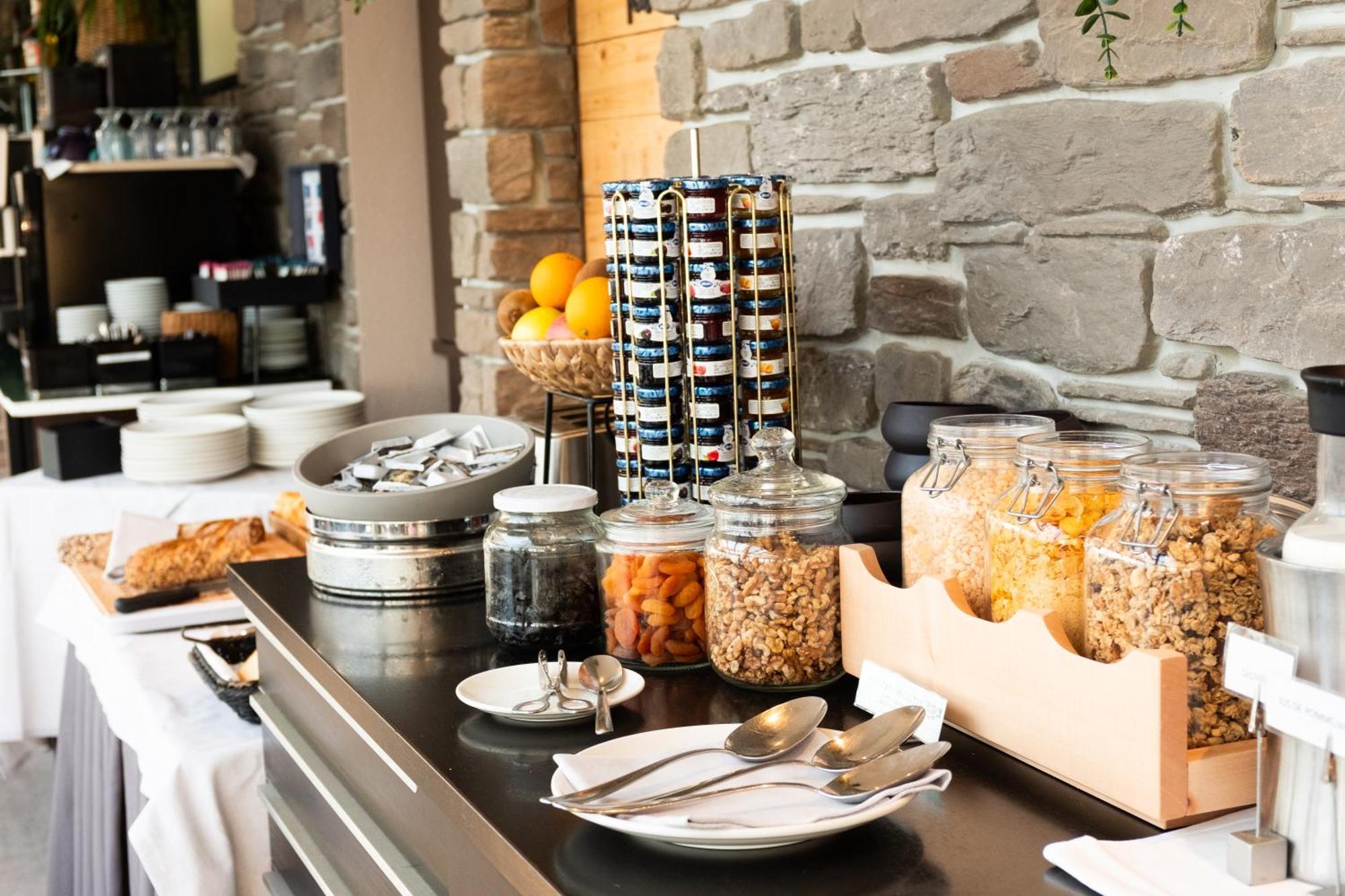 Baron Tavernier Hotel Restaurant & Spa เชเบรอส์ ภายนอก รูปภาพ