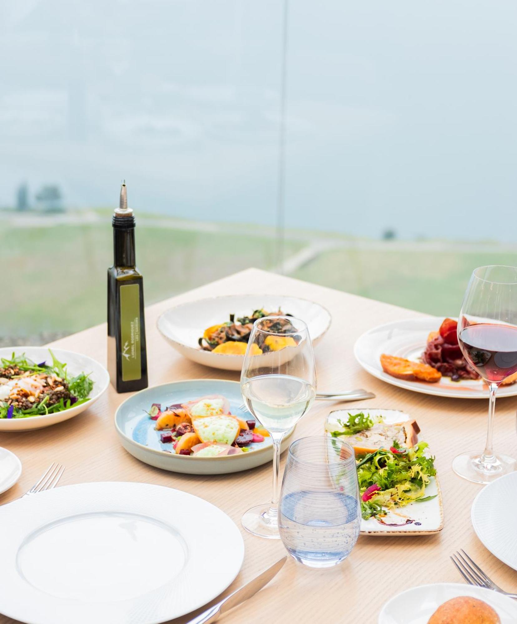 Baron Tavernier Hotel Restaurant & Spa เชเบรอส์ ภายนอก รูปภาพ