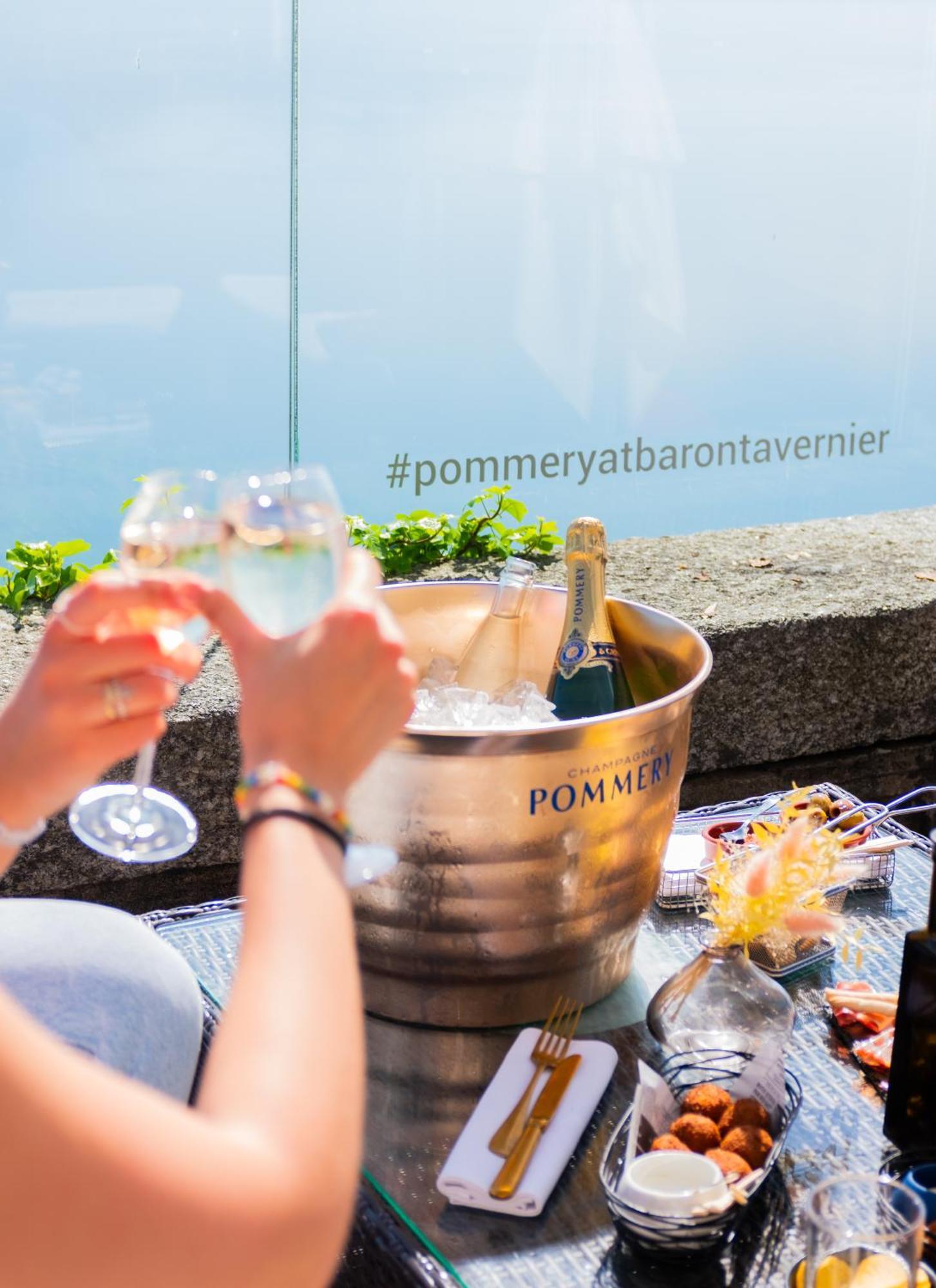 Baron Tavernier Hotel Restaurant & Spa เชเบรอส์ ภายนอก รูปภาพ